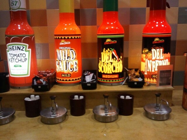 del taco Hot Sauce & Ketchup